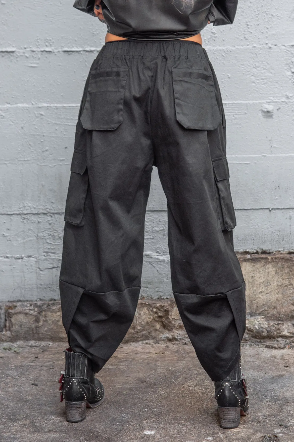 5D x Alien.Eleven Tapered Cargo Pants