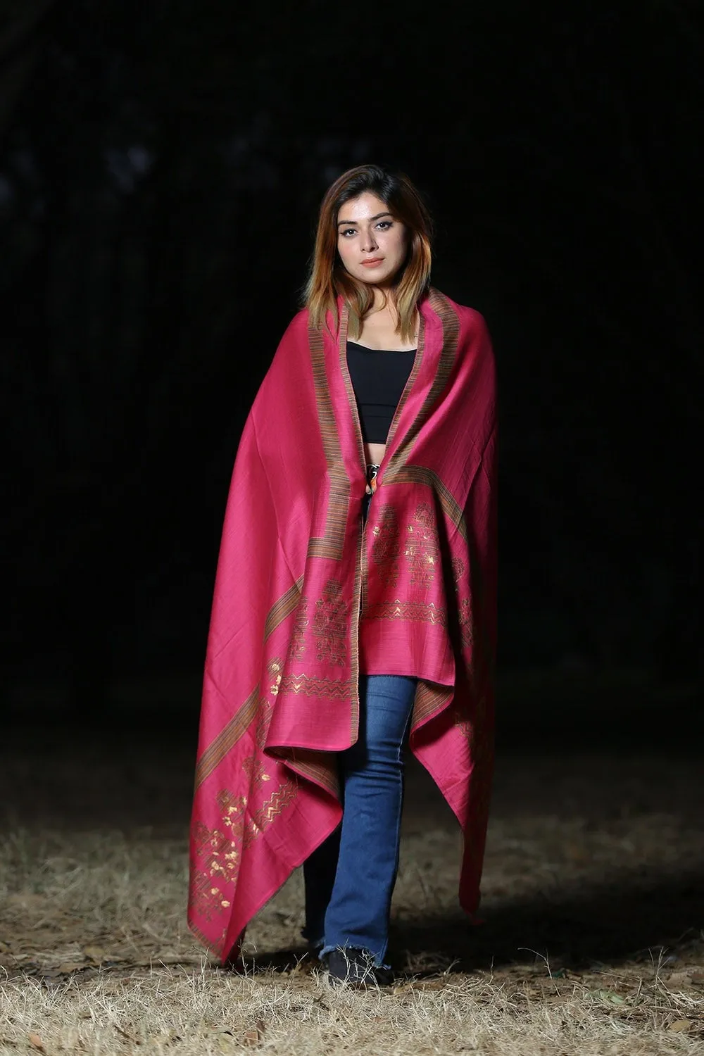ALLURING FUCHSIA MAGENTA COLOUR ZARI KASHMIRI SHAWL DEFINES ROYAL AND LUXURIOUS EXTREMELY COMFORTABLE FOR ALL EVENTS
