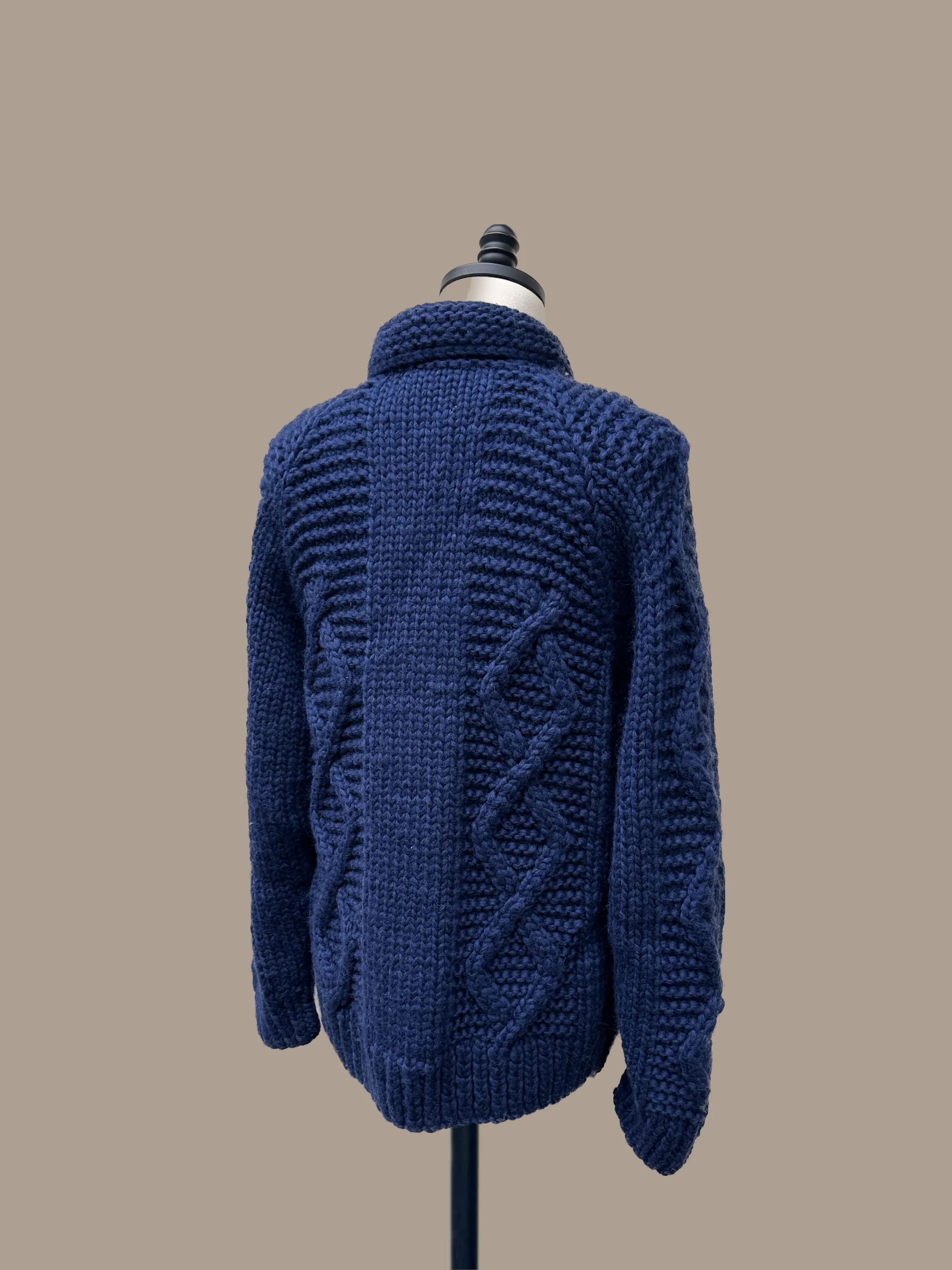 Canadian Design Sweater - XL