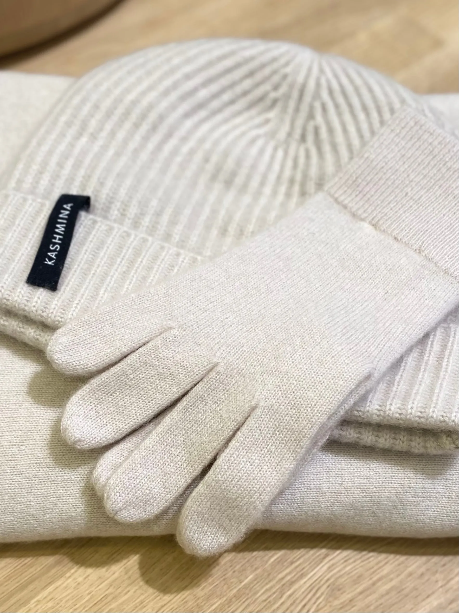 Cashmere mittens "Snow" - pearl
