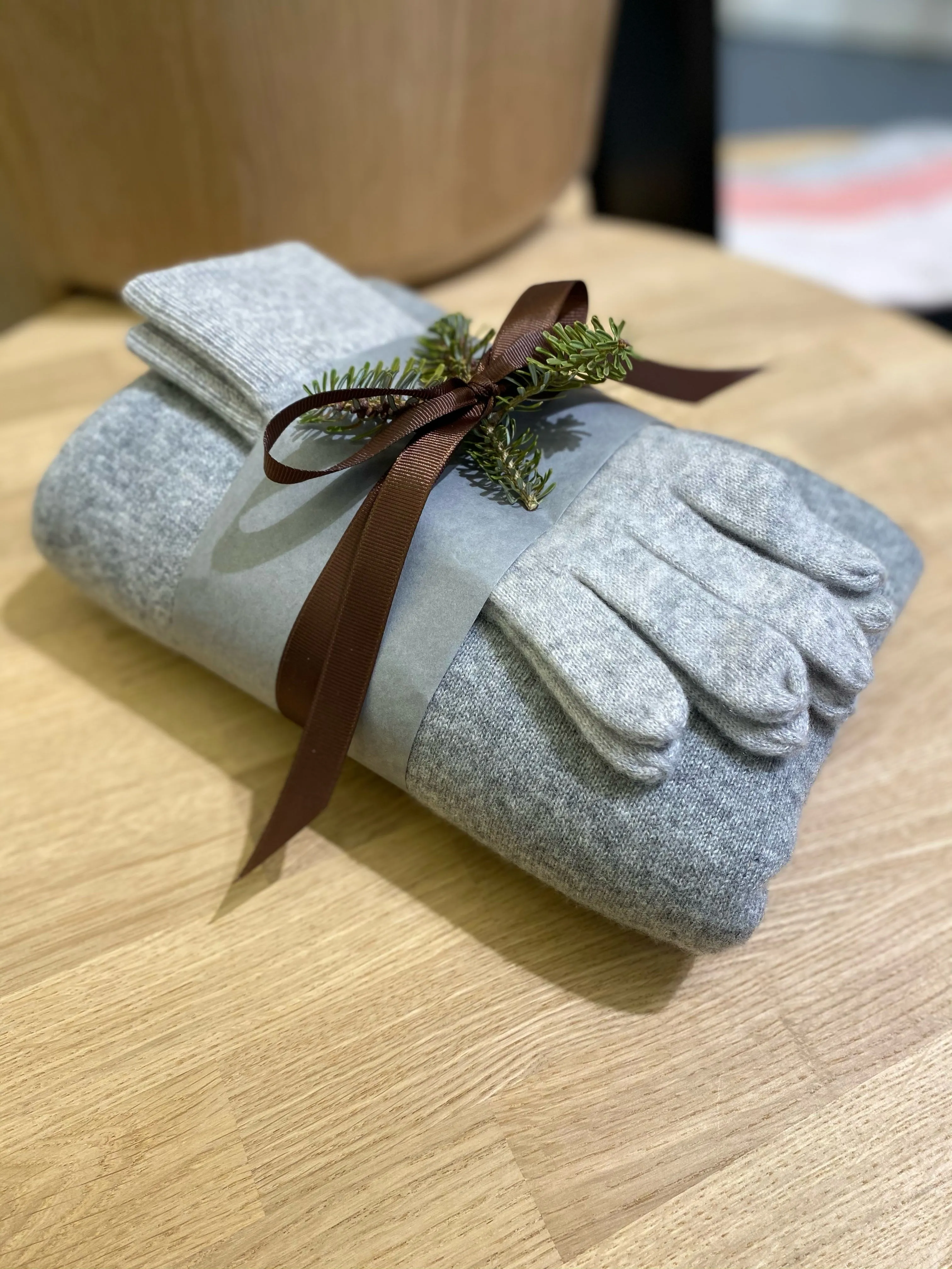 Cashmere mittens "Snow" - pearl