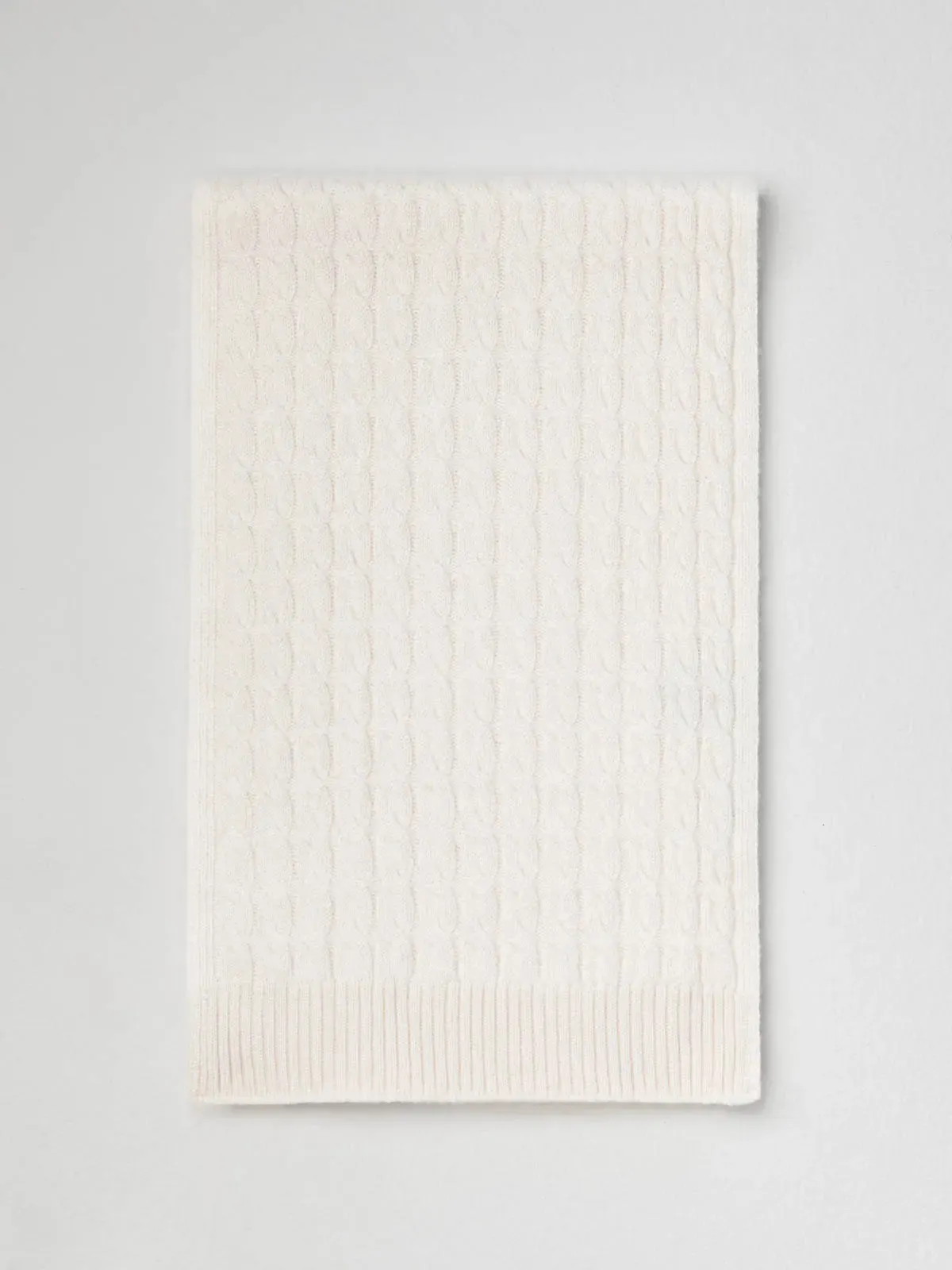 Knitted cashmere scarf for men