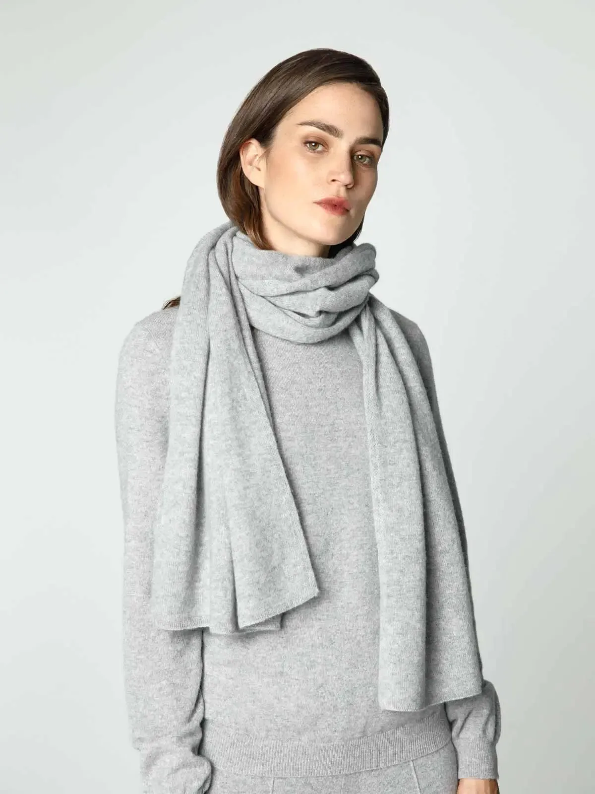 Scarf made from the finest cashmere knit