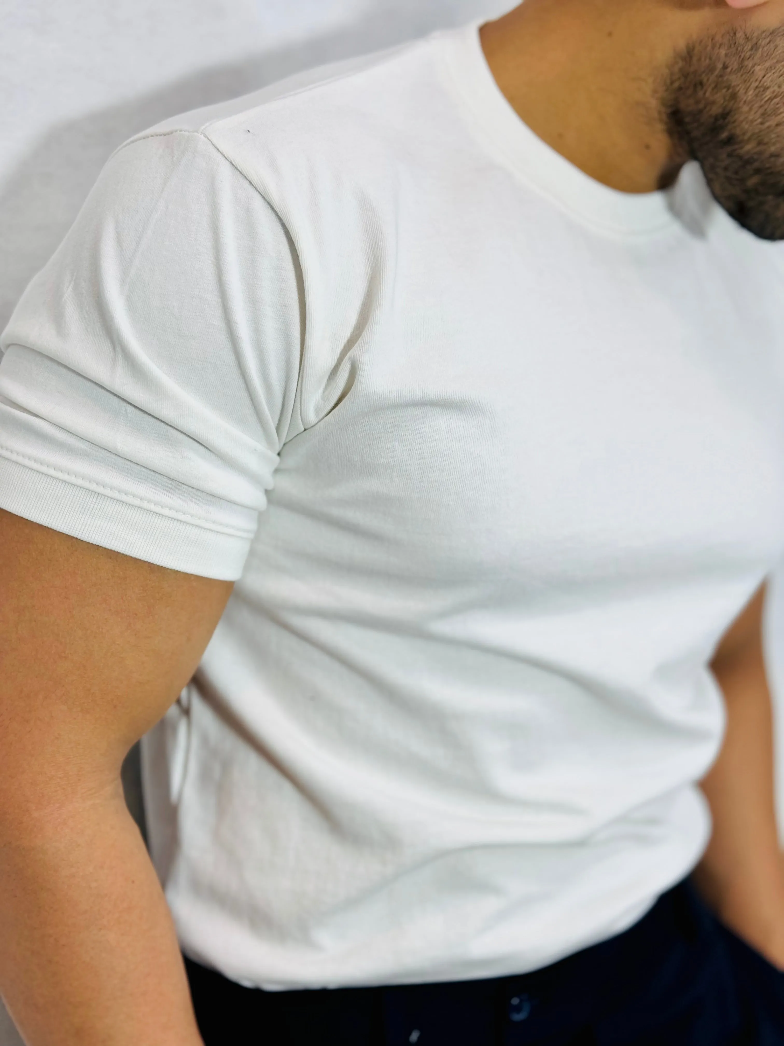 WHITE PREMIUM OLD MONEY T-SHIRT
